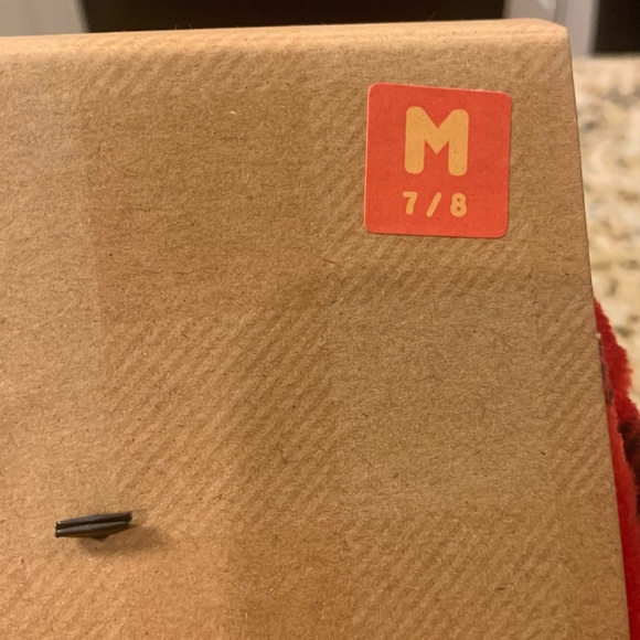 NWT Dakota slipper and blanket set! Sz M Buffalo Plaid and fleece! - Picture 4 of 8